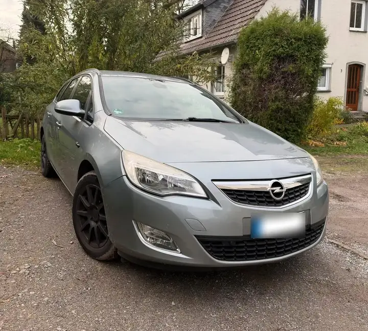 Opel Astra J