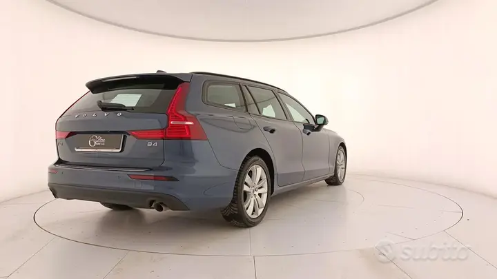 Volvo V60 2021 photo 3