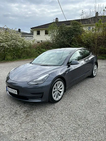 Tesla Model 3 2022 photo 3