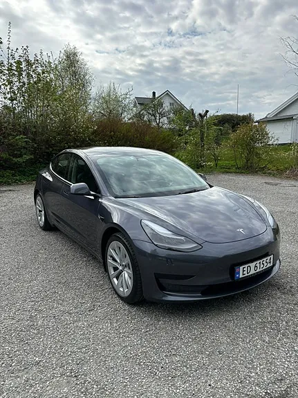 Tesla Model 3 2022 photo 2