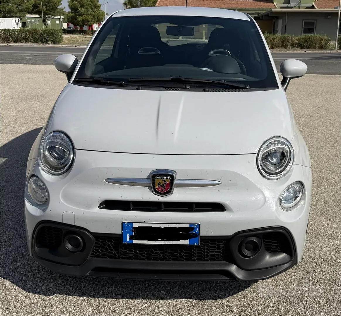 Abarth 595 2022 photo 2