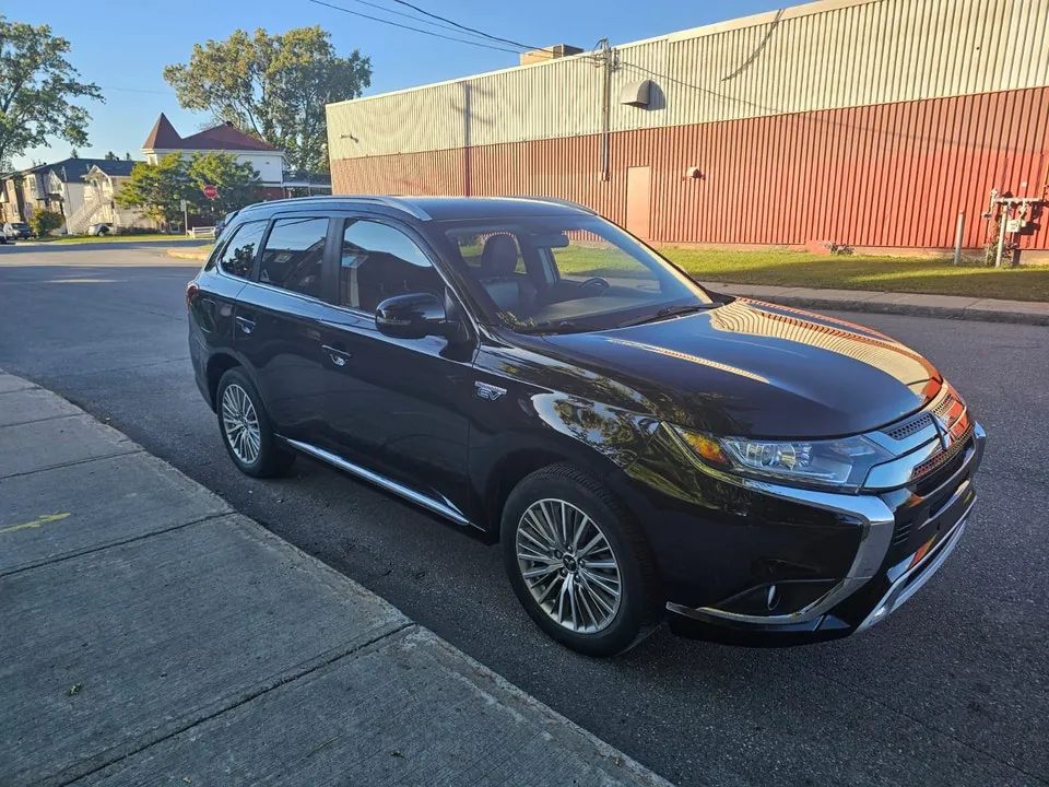 Mitsubishi Outlander 2020 photo 2