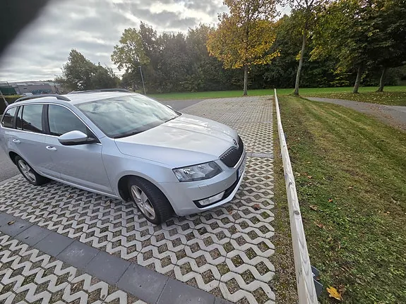 Skoda Octavia 2015 photo 2