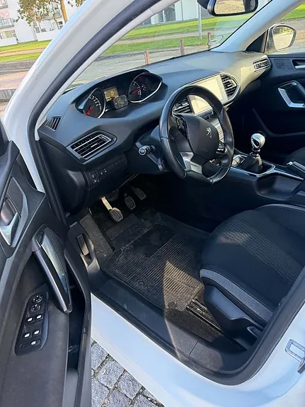 Peugeot 308 2015 photo 3