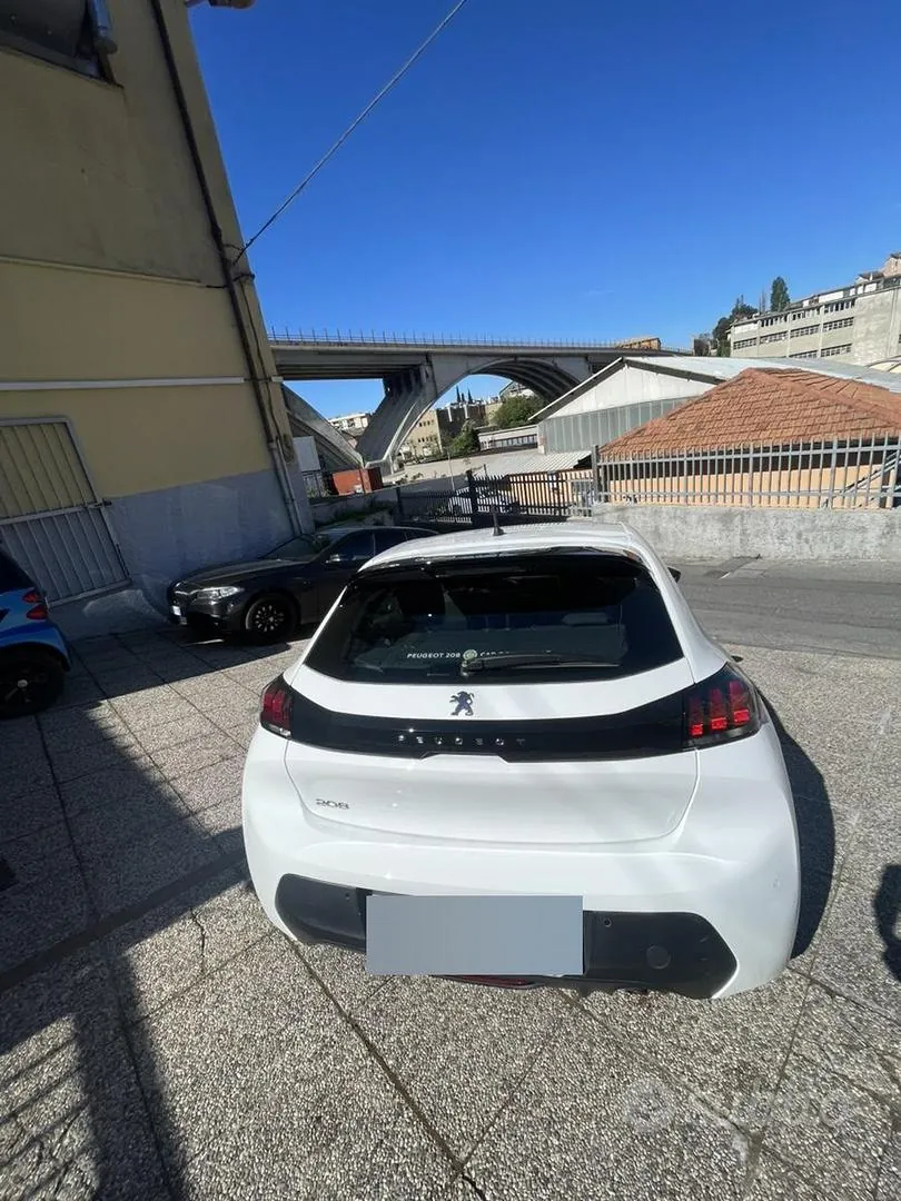 Peugeot 208 2021 photo 5