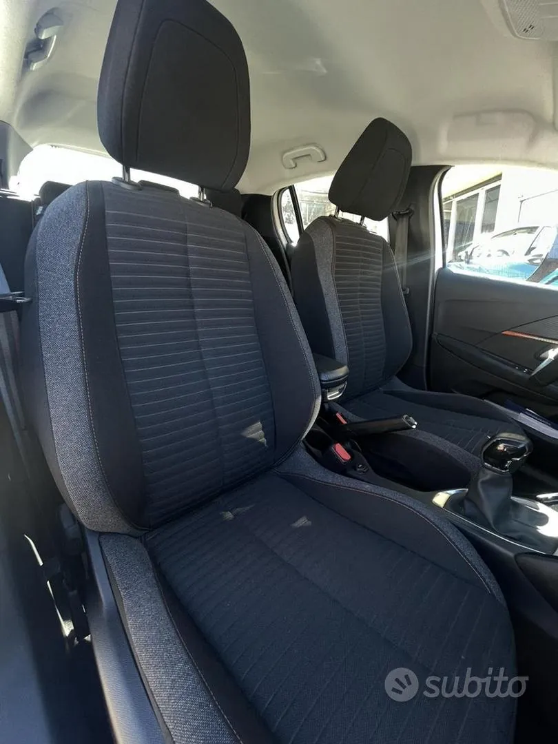 Peugeot 208 2021 photo 4