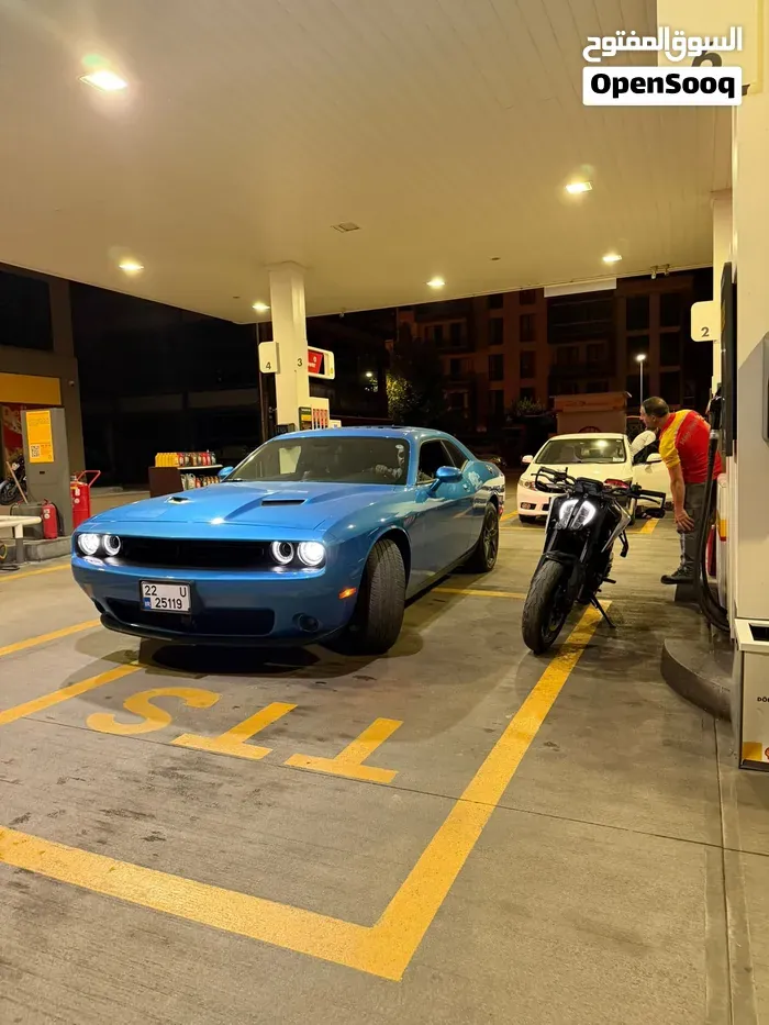Dodge Challenger 2023 photo 2
