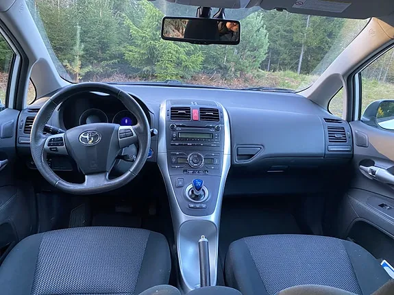 Toyota Auris 2011 photo 4
