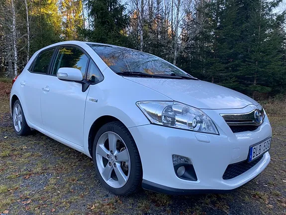 Toyota Auris 2011 photo 2