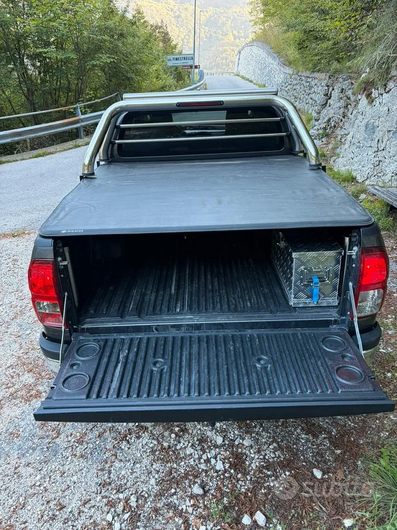 Toyota Hilux 2025 photo 3