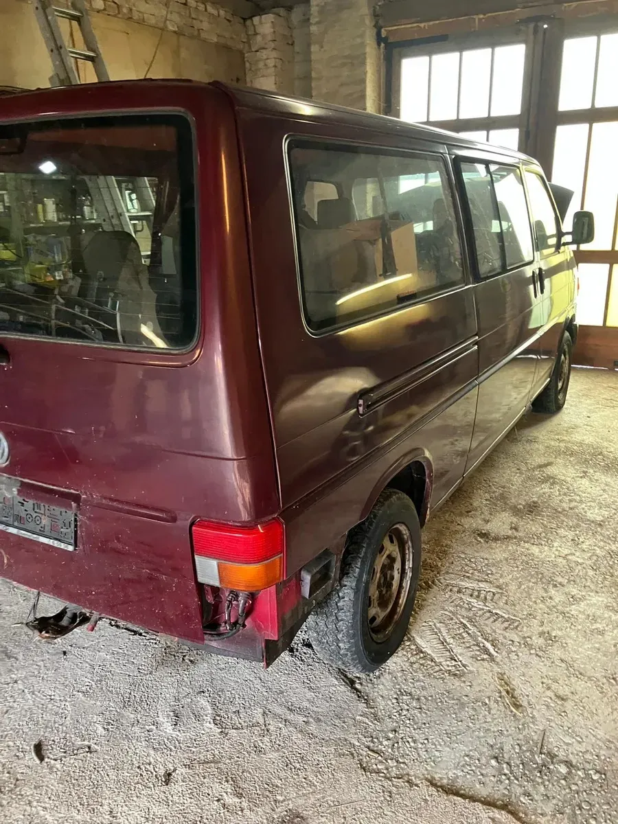 Volkswagen T4 1997 photo 3