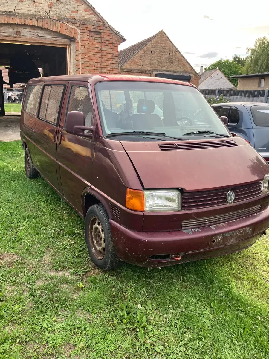 Volkswagen T4 1997 photo 2