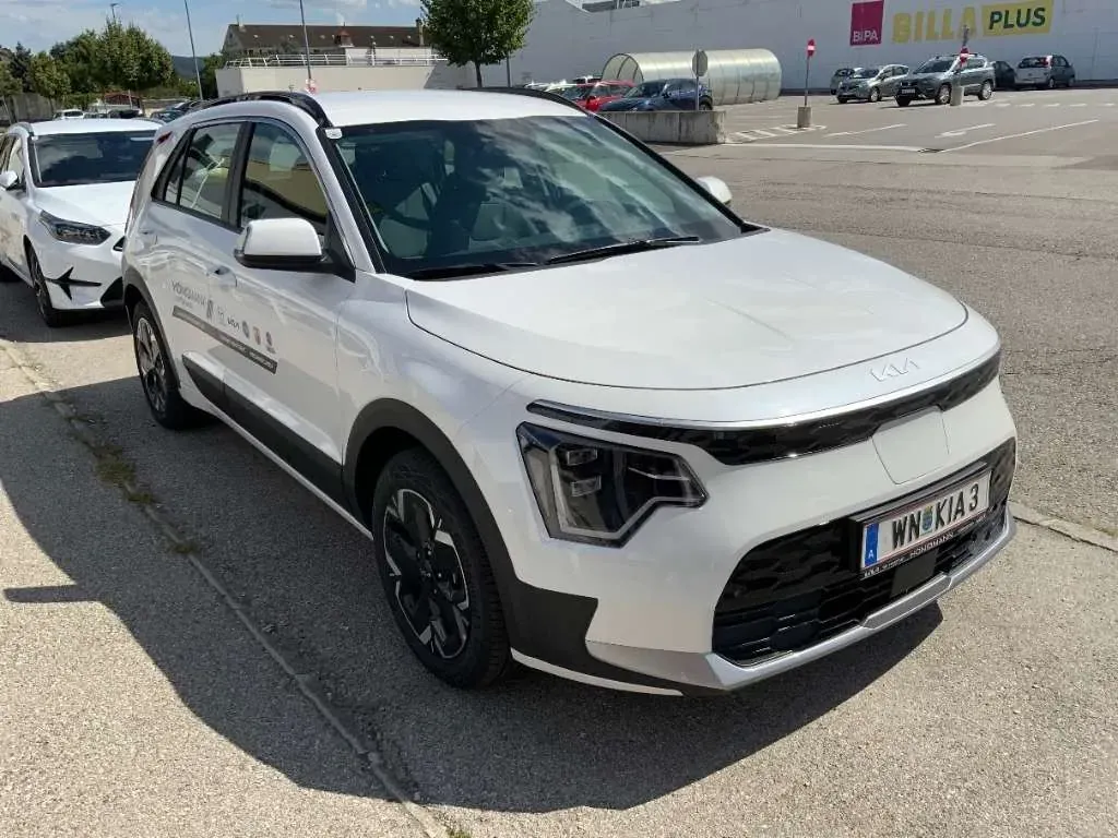 Kia Niro 2023 photo 2