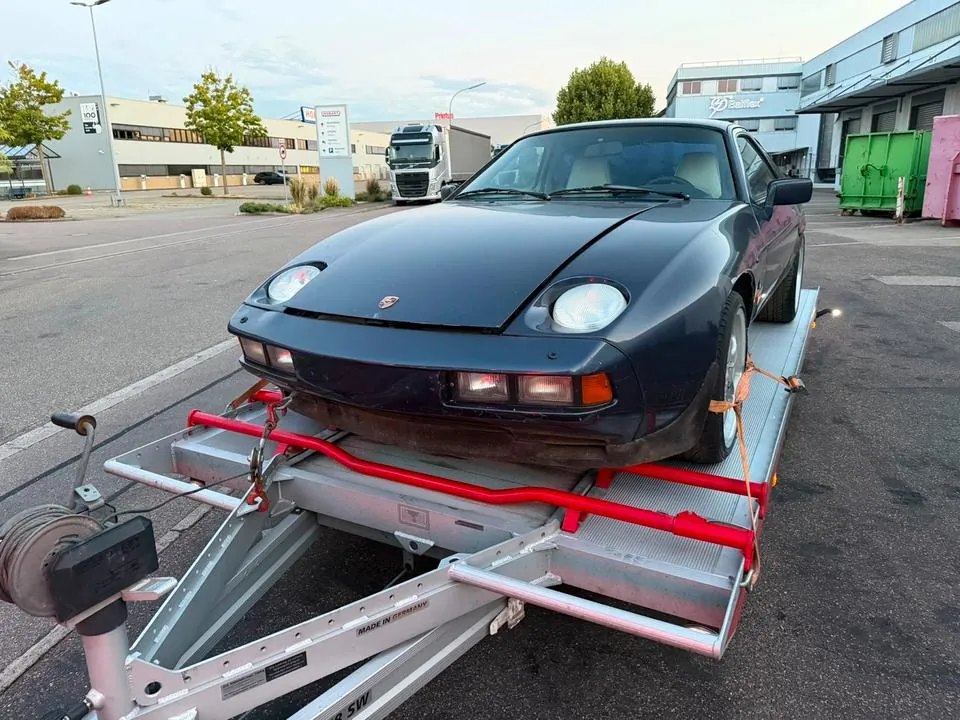 Porsche 928