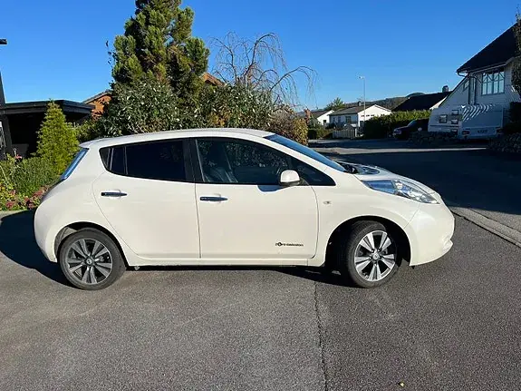 Nissan Leaf 2014 photo 2