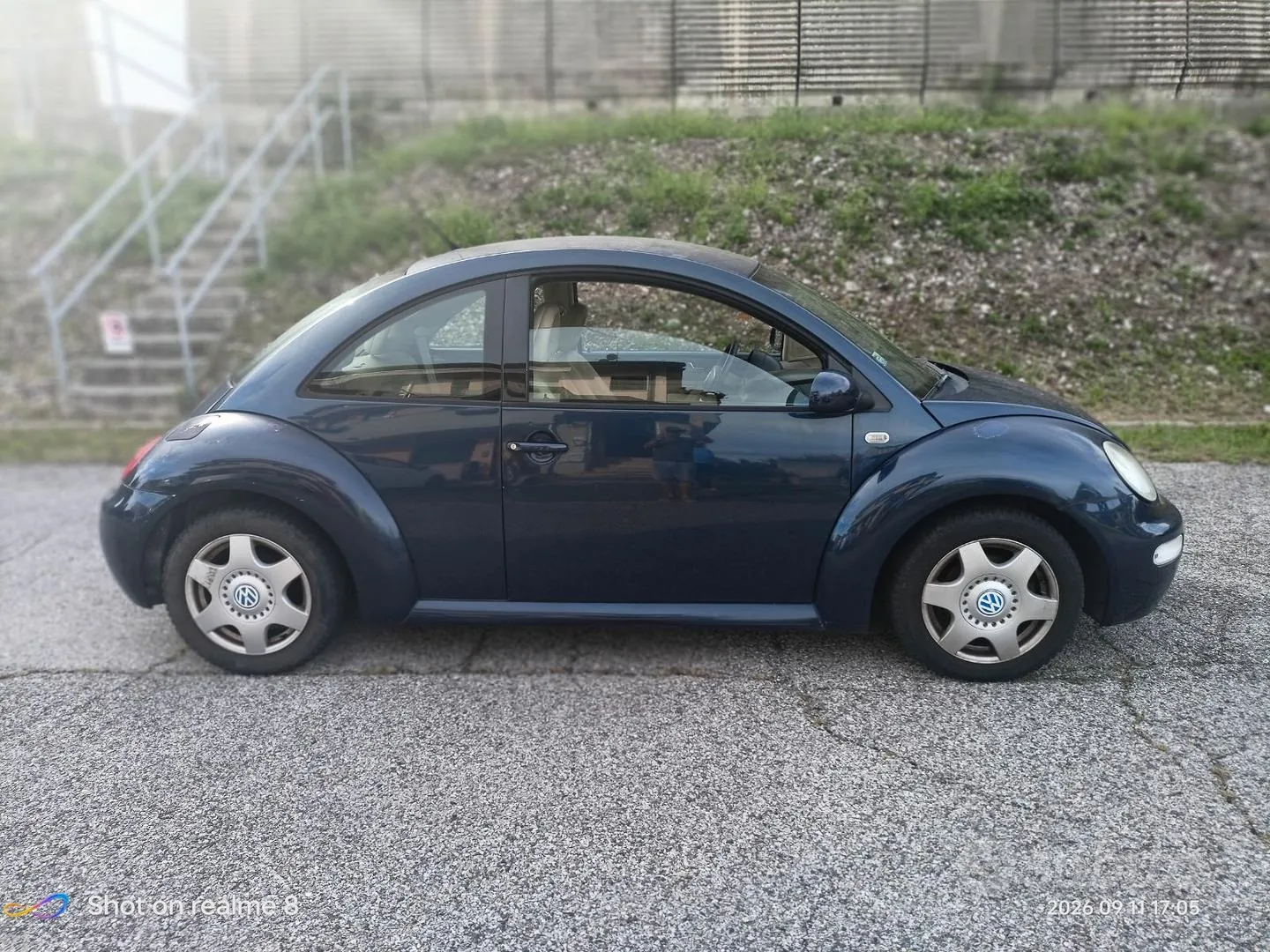 Volkswagen Beetle 2001 photo 2
