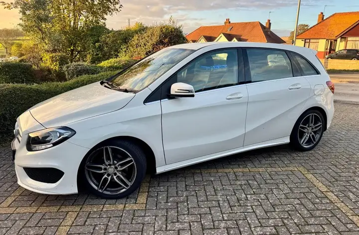 Mercedes-Benz B-Class 2017 photo 2