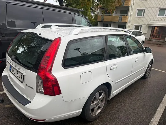 Volvo V50 2012 photo 2