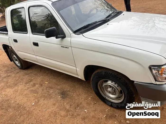Toyota Hilux 2004 photo 4