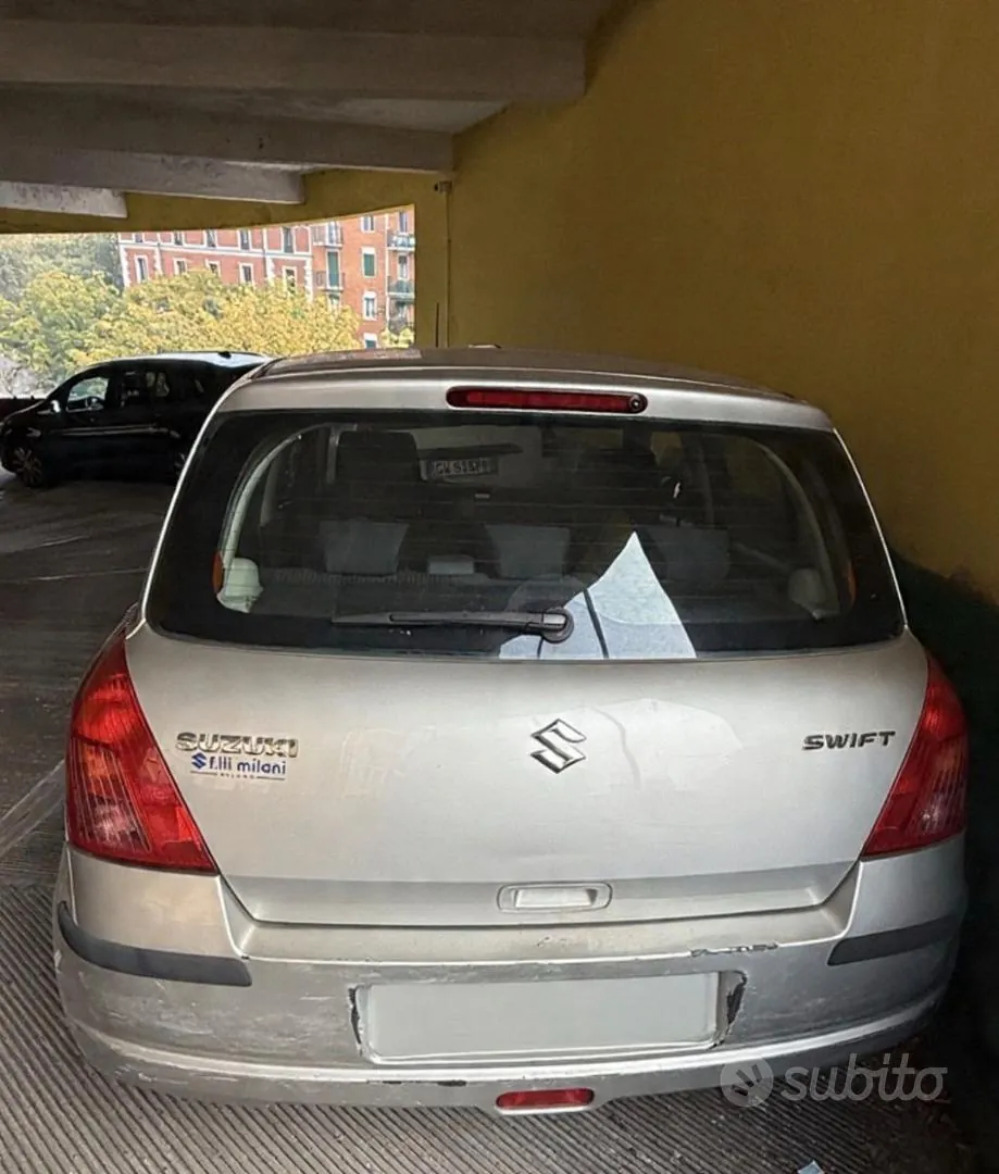 Suzuki Swift 2006 photo 2