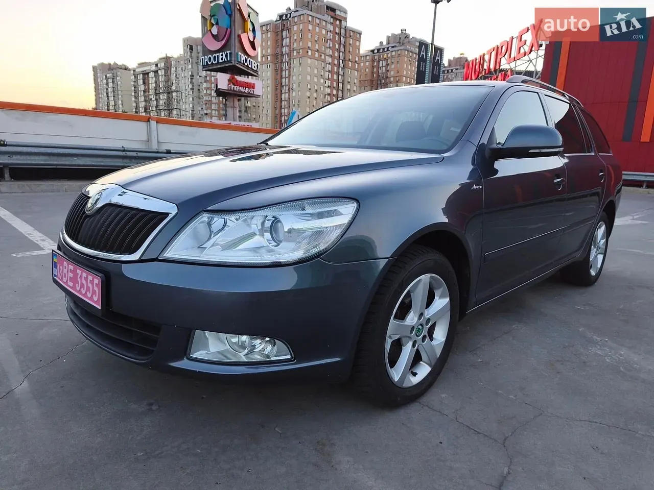 Skoda Octavia 2011 photo 2