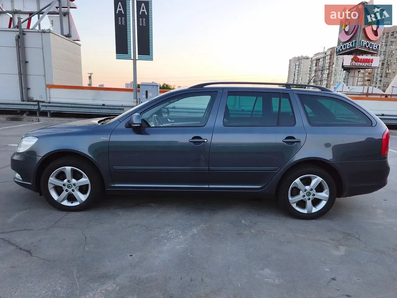 Skoda Octavia 2011 photo 3