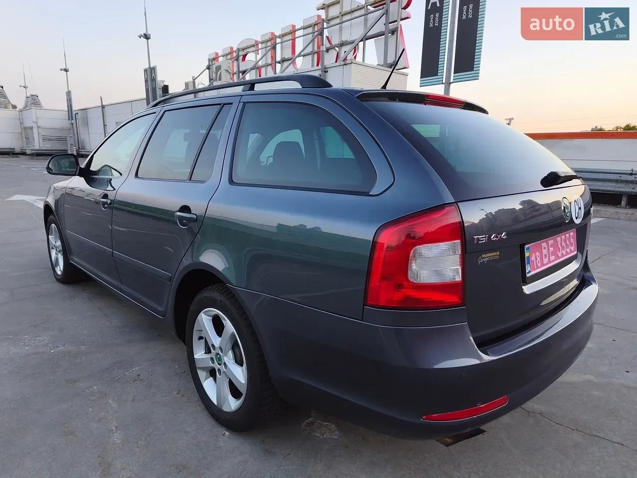 Skoda Octavia 2011 photo 4