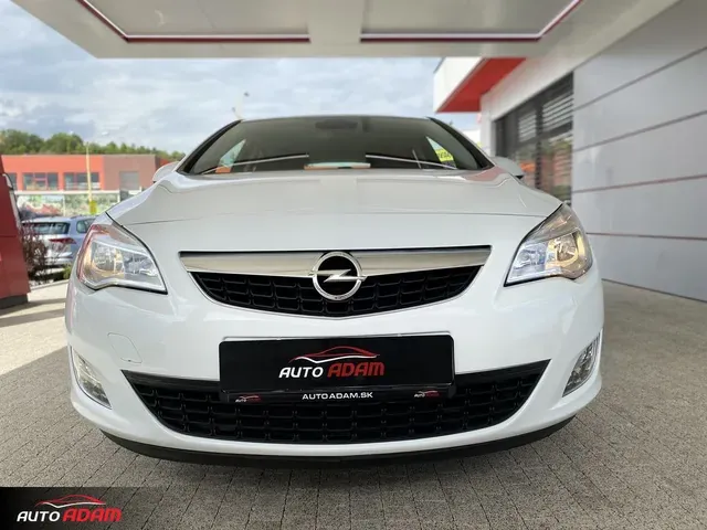 Opel Astra 2012 photo 3