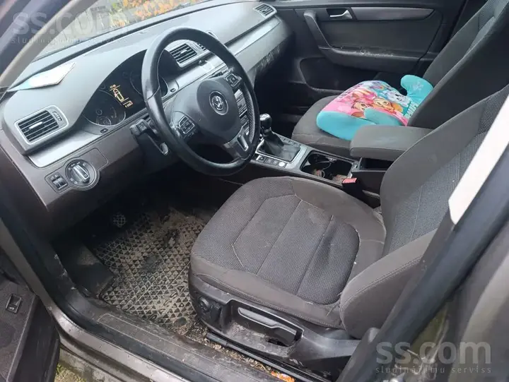 Volkswagen Passat 2011 photo 4