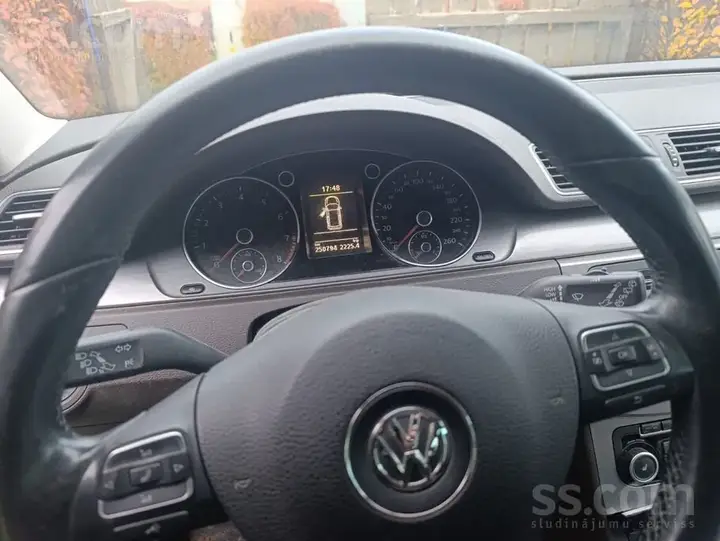 Volkswagen Passat 2011 photo 3