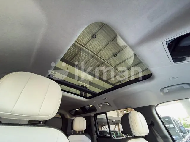 Land Rover Defender 2026 photo 5