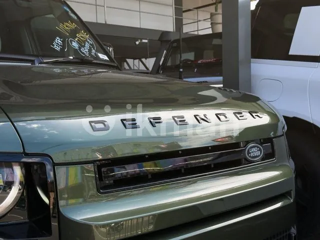 Land Rover Defender 2026 photo 2