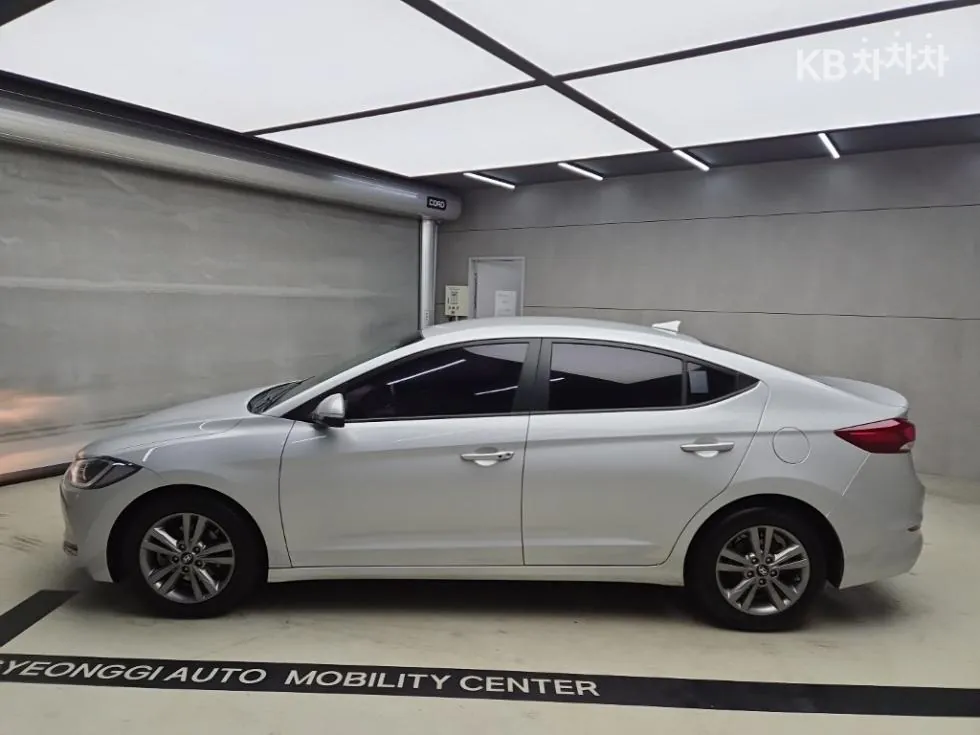 Hyundai Avante 2016 photo 4