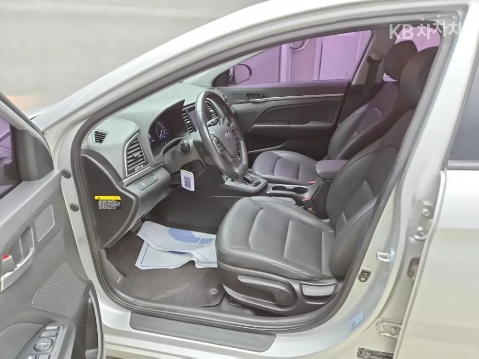 Hyundai Avante 2016 photo 5