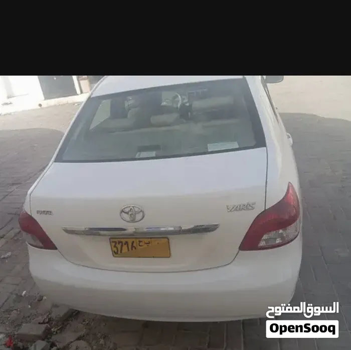 Toyota Yaris 2012 photo 2