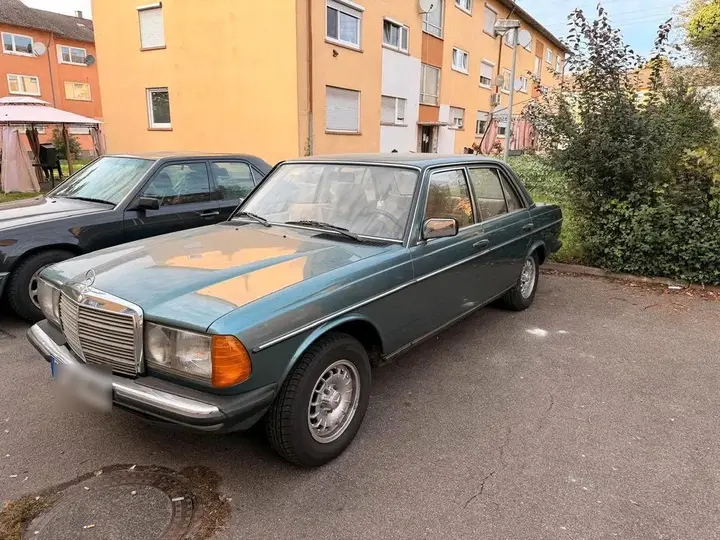 Mercedes-Benz W123