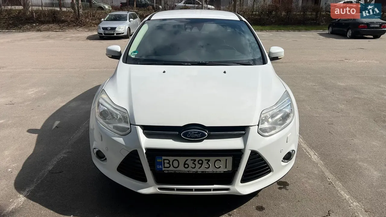 Ford Focus 2012 photo 2
