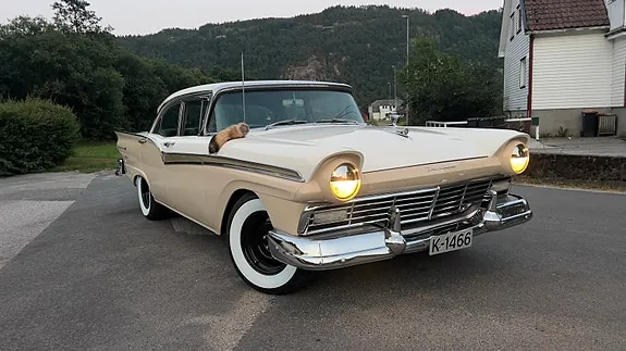 Ford Fairlane