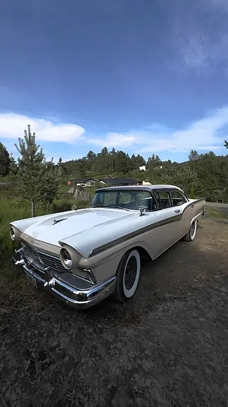 Ford Fairlane 1957 photo 3