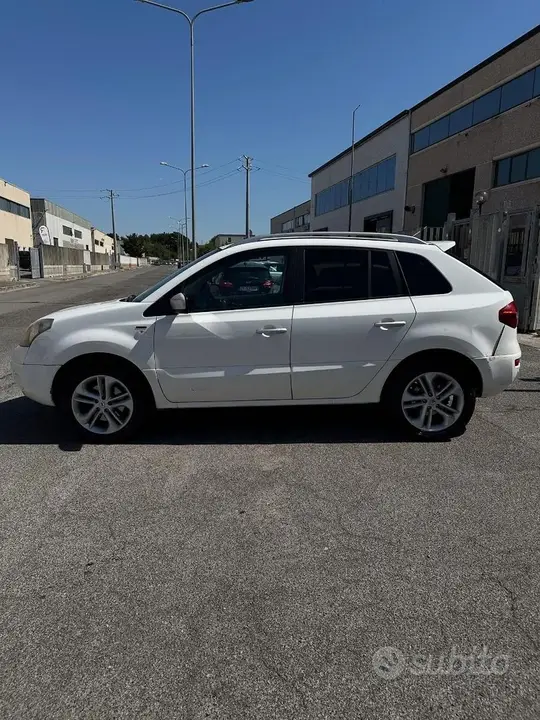 Renault Koleos 2011 photo 2