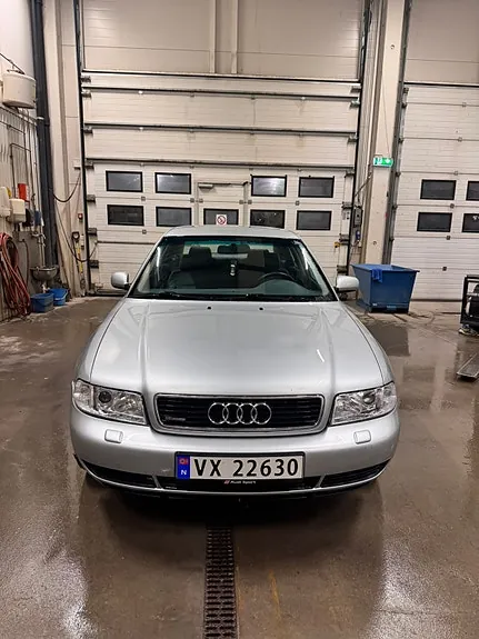 Audi A4 1998 photo 2