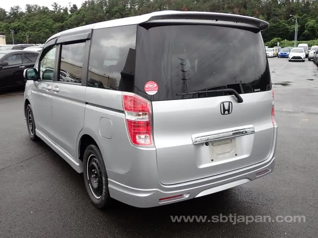 Honda Stepwagon 2011 photo 3