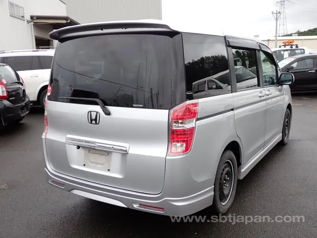 Honda Stepwagon 2011 photo 4