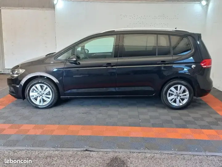 Volkswagen Touran 2024 photo 3