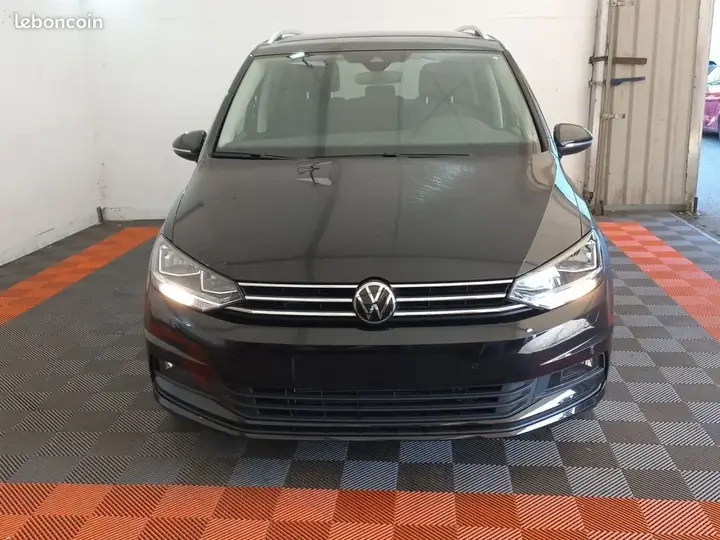 Volkswagen Touran 2024 photo 2