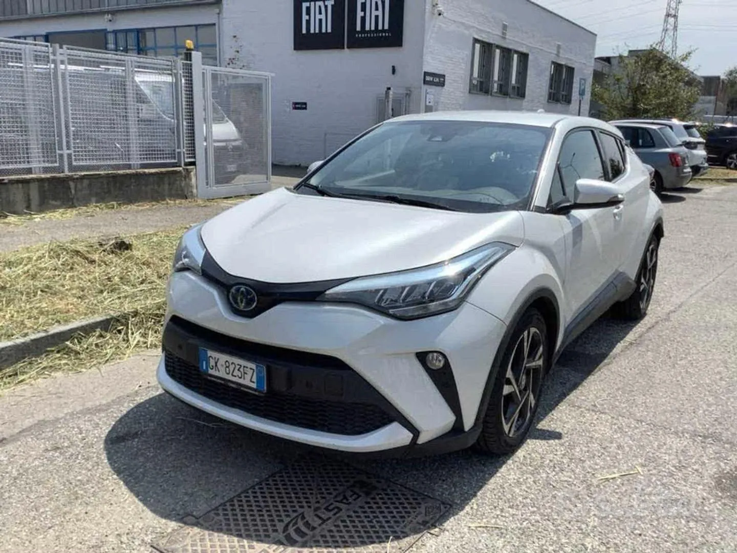 Toyota Chr 2022 photo 2