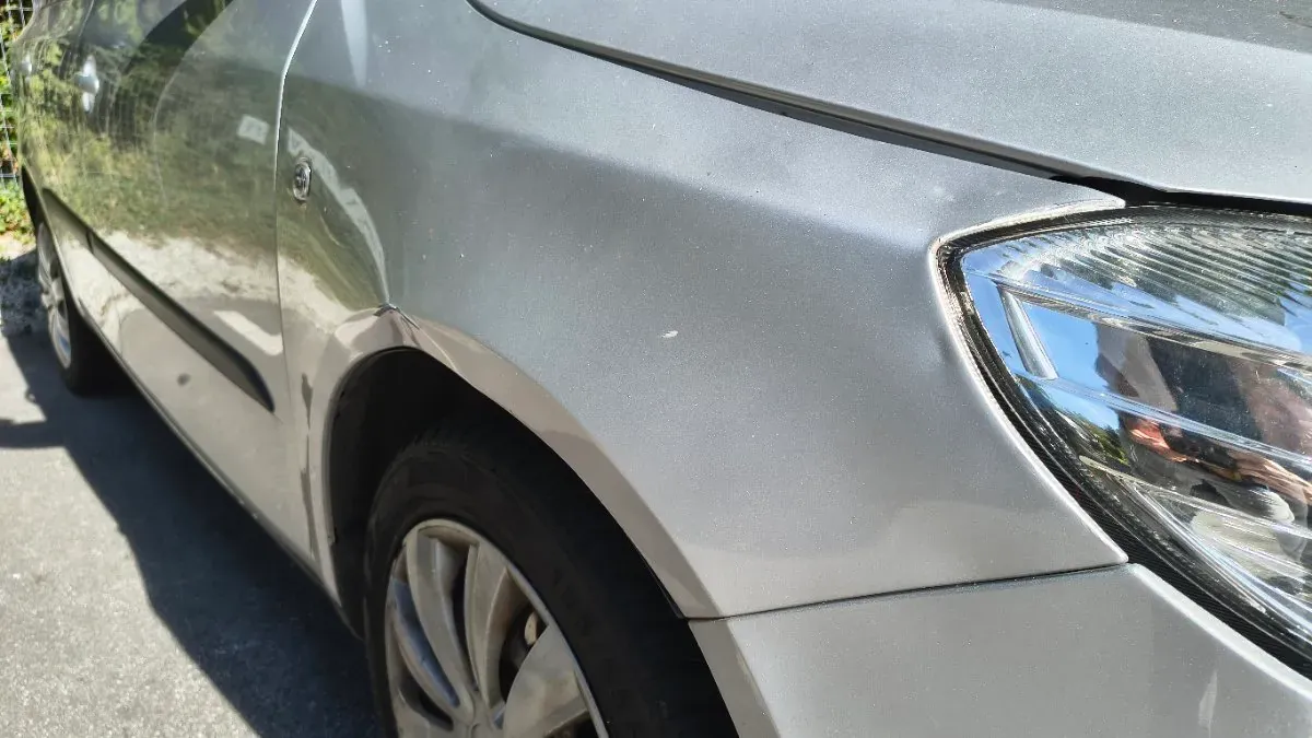 Skoda Fabia 2011 photo 2