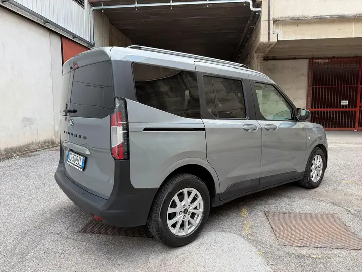 Ford Tourneo Courier 2024 photo 3