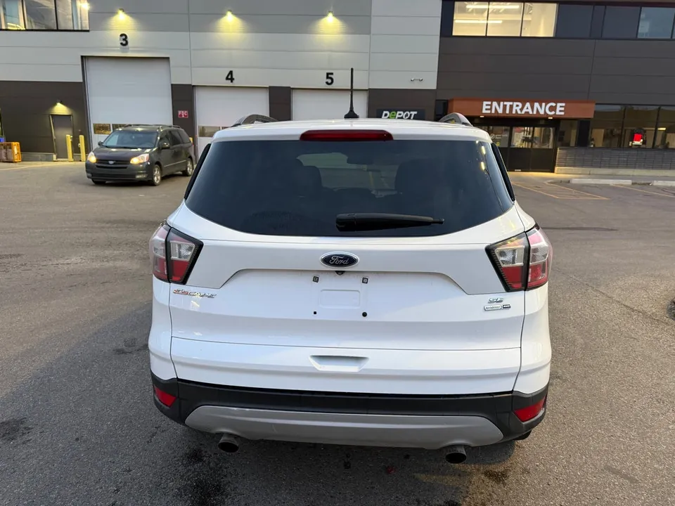 Ford Escape 2018 photo 2