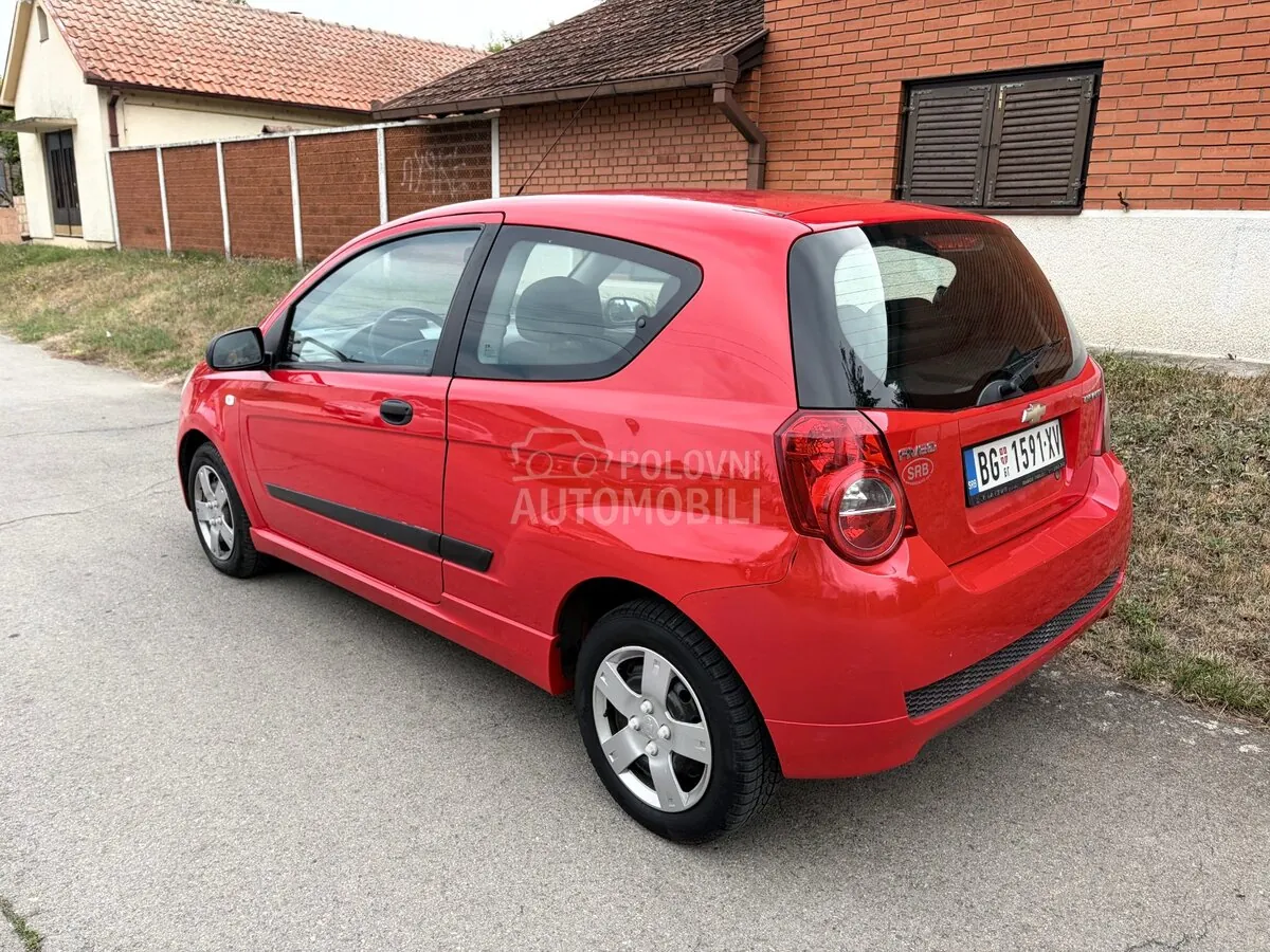 Chevrolet Aveo 2010 photo 2